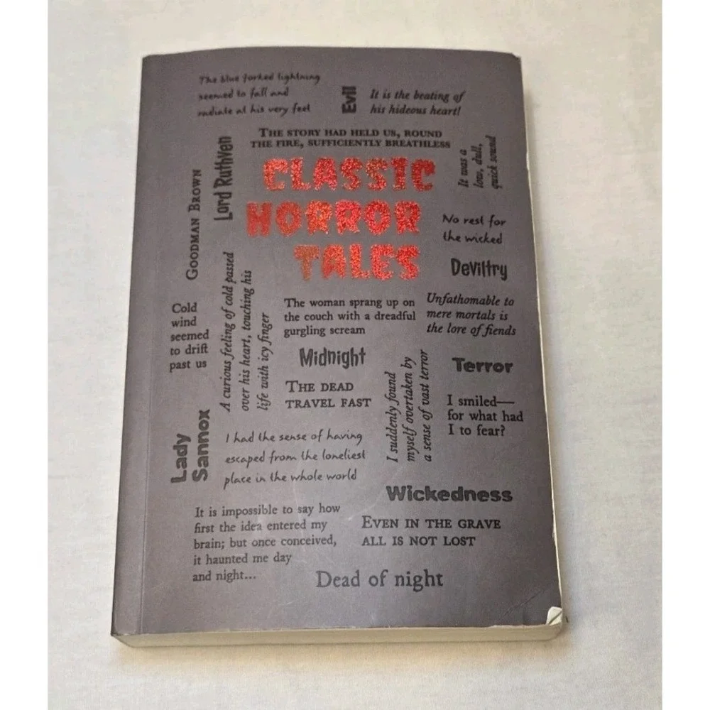 Random Book Lot- Sharks, Horror, WW2 Greatest Battles, And‎ Amulet 1